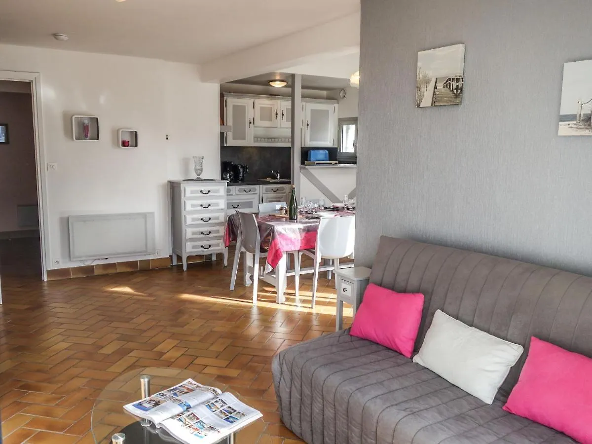 Apartment Les Embruns-2 By Interhome Carnac Francia